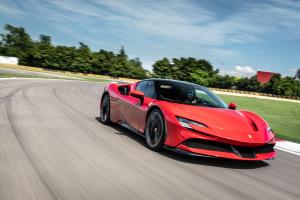 Ferrari SF90 Stradale 2019 года 